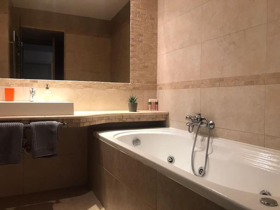 Apartament 5 Min From Papageorgiou Free Indoor Parking Saloniki Zewnętrze zdjęcie